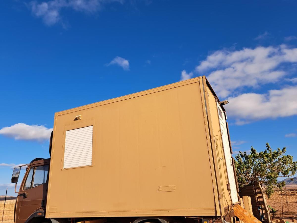 Hotel Tiny House Camion Fijo En Islas Canarias Triquivijate Exterior foto