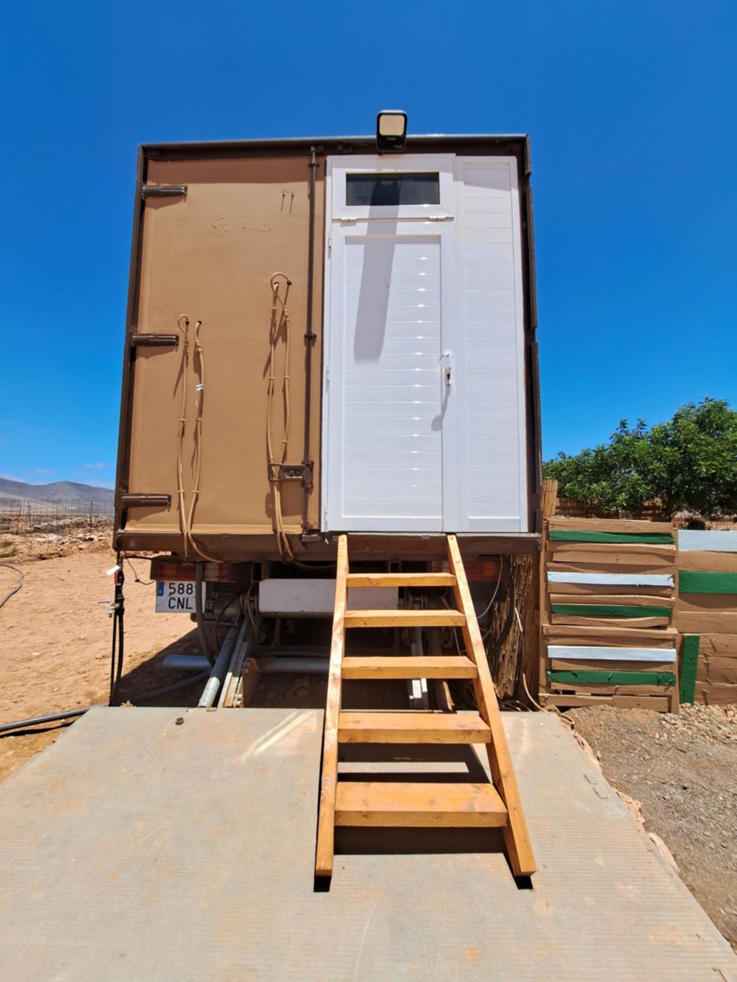 Hotel Tiny House Camion Fijo En Islas Canarias Triquivijate Exterior foto