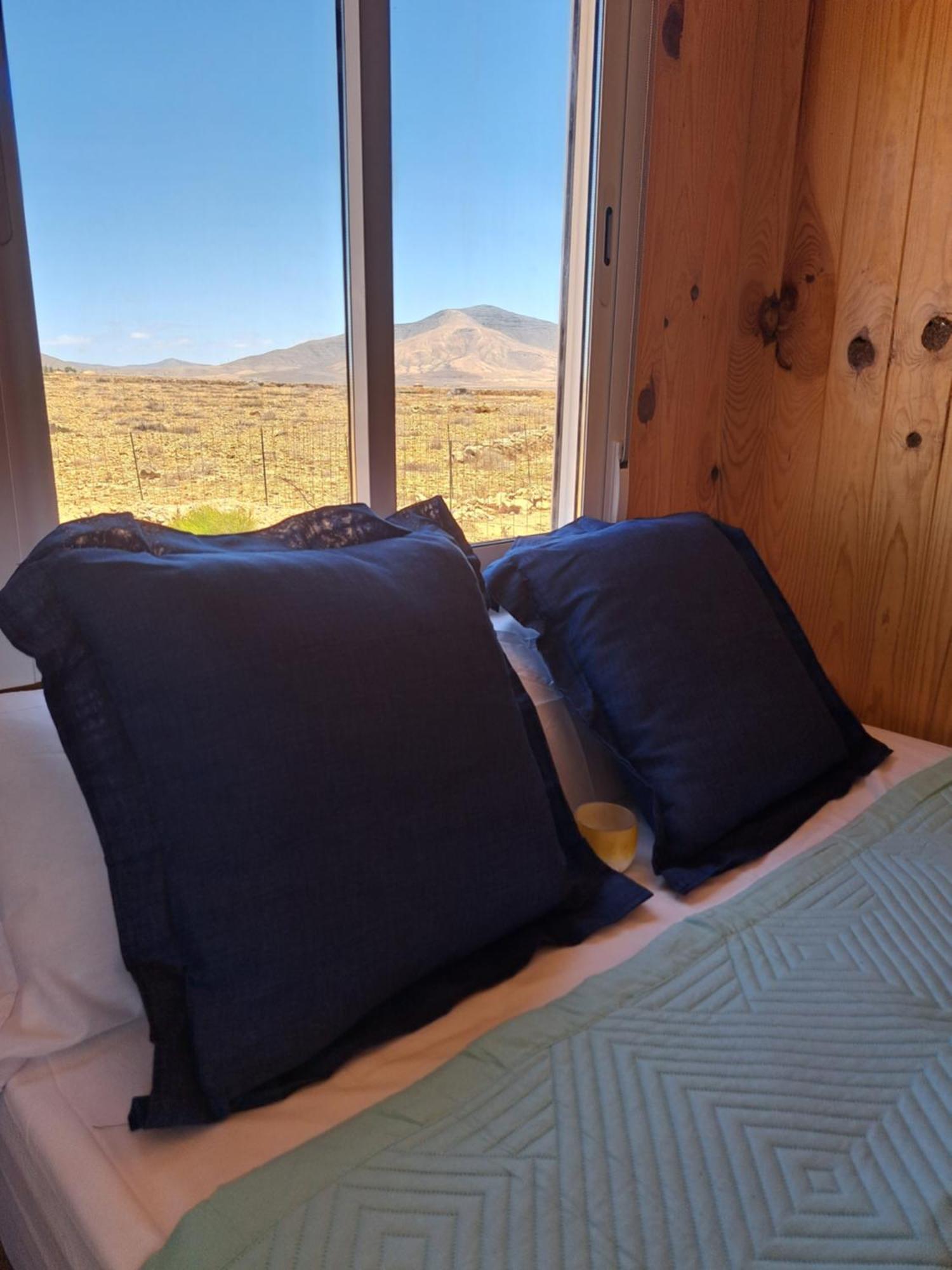 Hotel Tiny House Camion Fijo En Islas Canarias Triquivijate Exterior foto