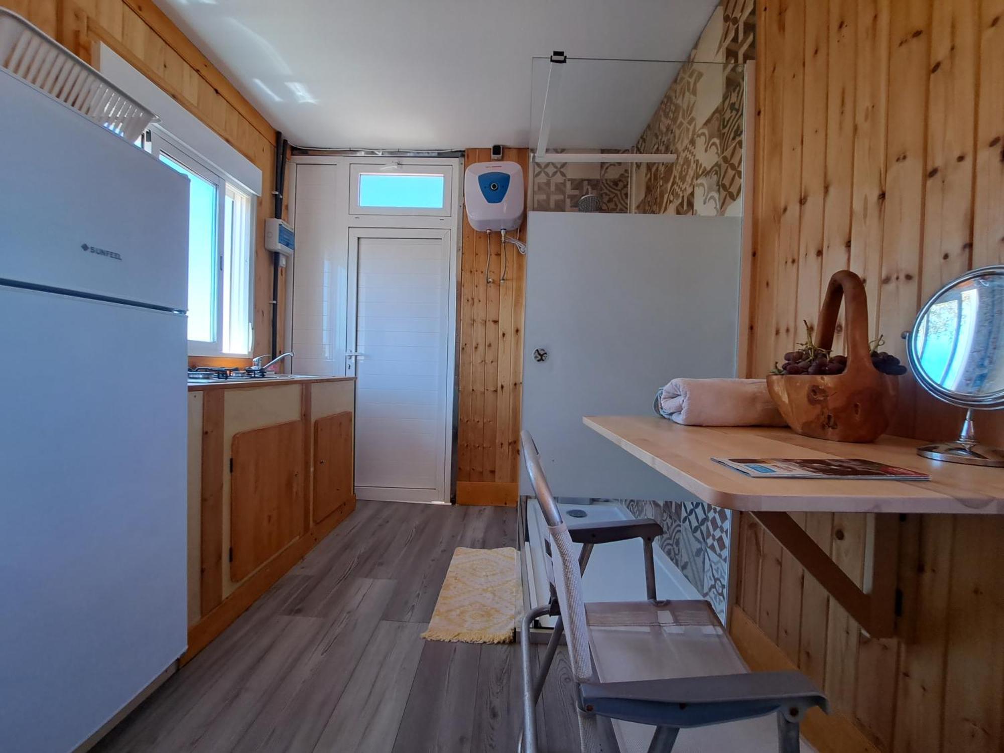 Hotel Tiny House Camion Fijo En Islas Canarias Triquivijate Exterior foto