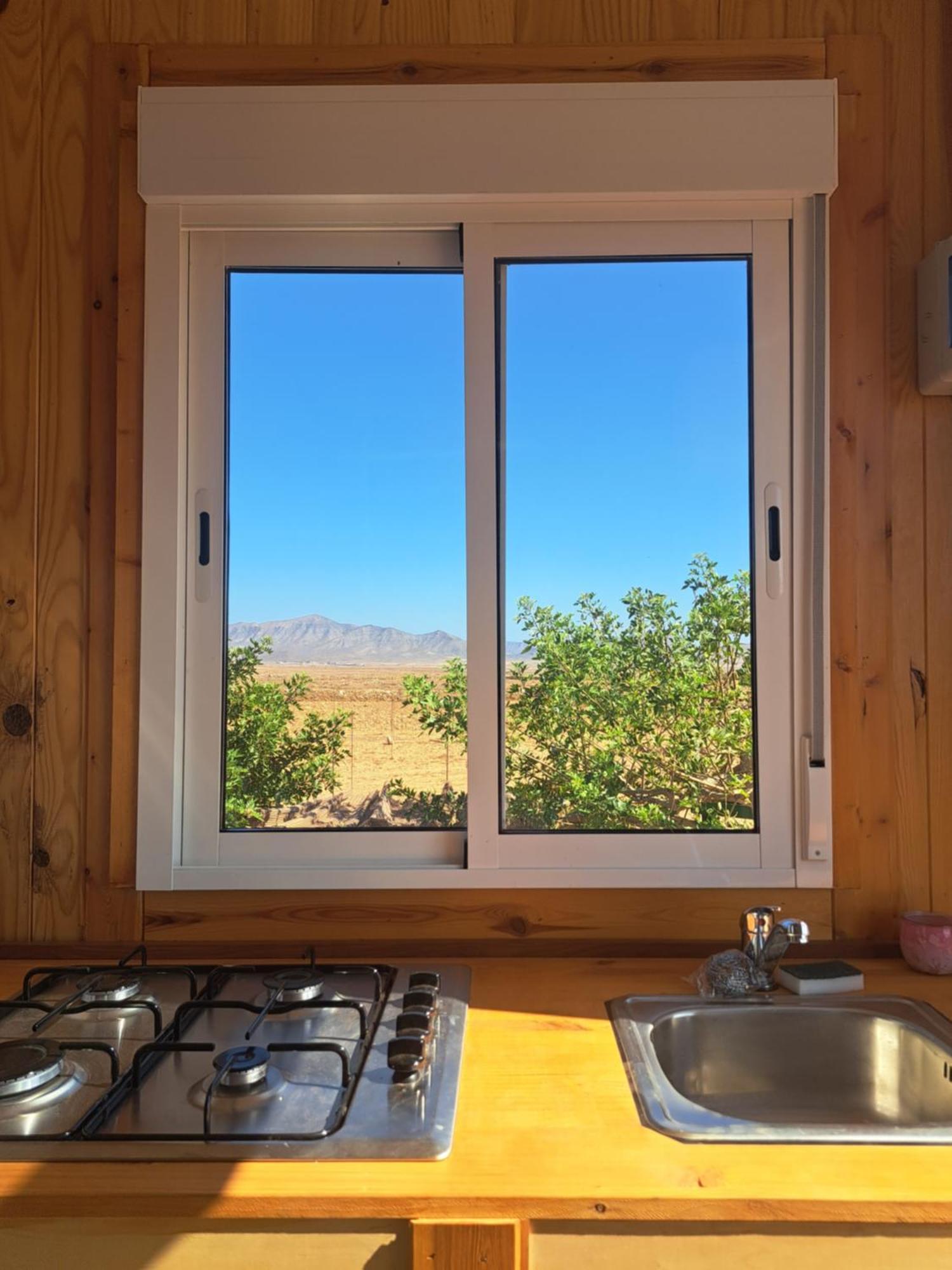 Hotel Tiny House Camion Fijo En Islas Canarias Triquivijate Exterior foto